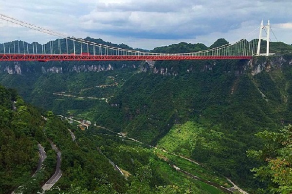 图2为矮寨大桥.jpg